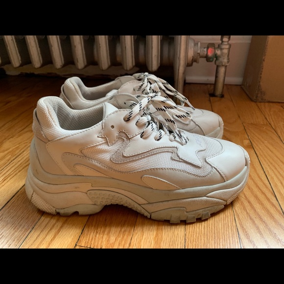 ash miles sneakers